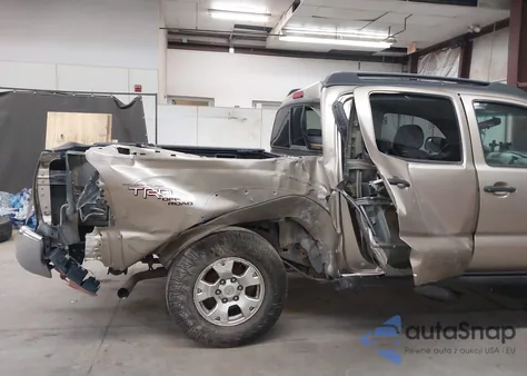 2008 Toyota Tacoma Base V6 z USA, uszkodzony, nr VIN 3TMLU42N18M015682